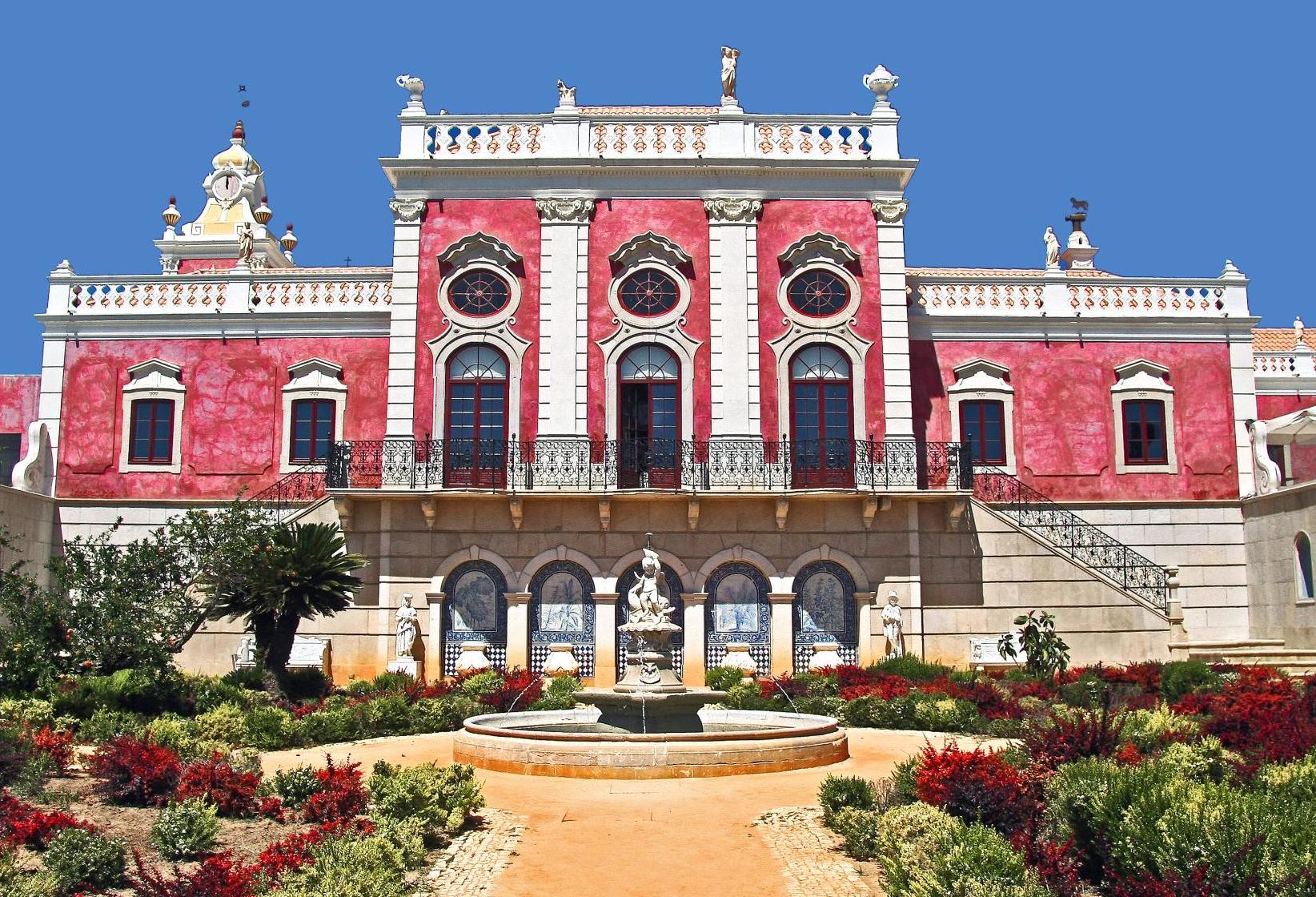Palácio_de_Estói_-_Portugal_(8291585643)_(cropped).jpg