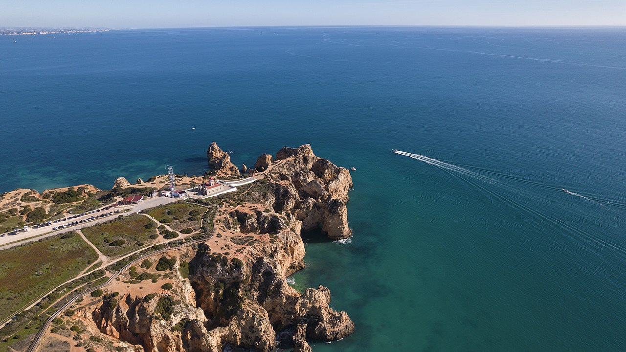 Ponta da Piedade.jpg