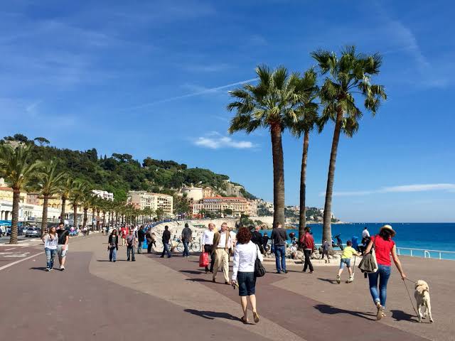 Promenade des Anglais.jpg